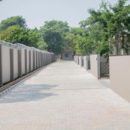 Longhorn Executive Apartments Lusaka Exterior photo